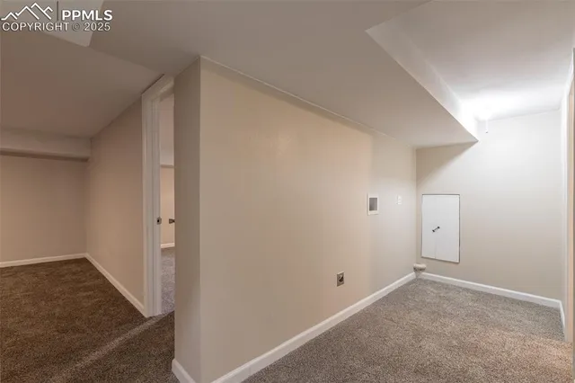 an empty room with an entryway