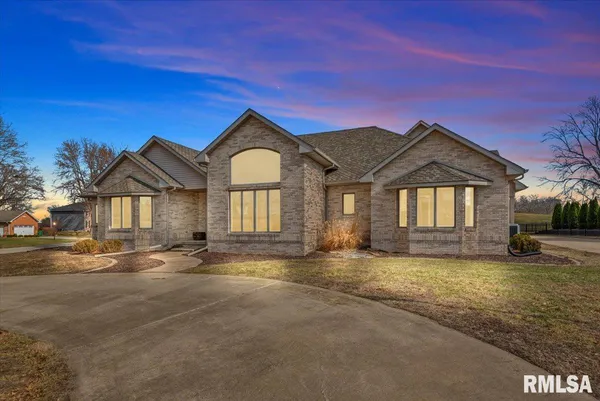 $695,000 | 26 Cabin Smoke Trail, Springfield, IL 62707