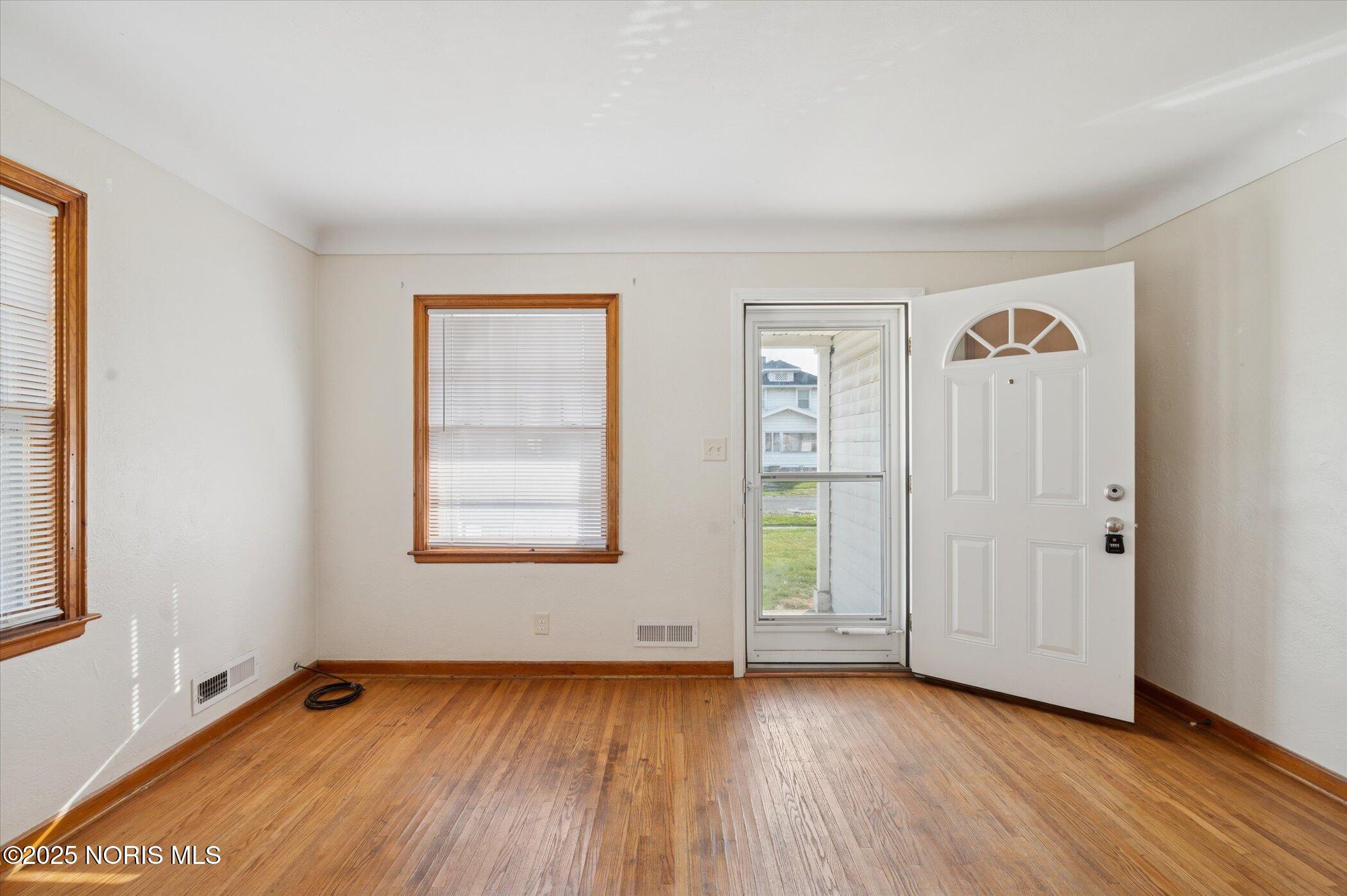 2666 Montebello Road Toledo, OH 43607 - Photo 4 of 36 07-2666-Montebello-Rd-Windowstill
