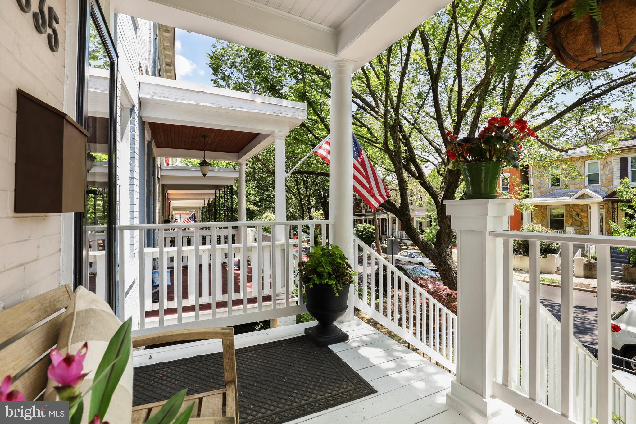 635 Columbia Road Northwest Washington, DC 20001 - Photo 2 of 36
