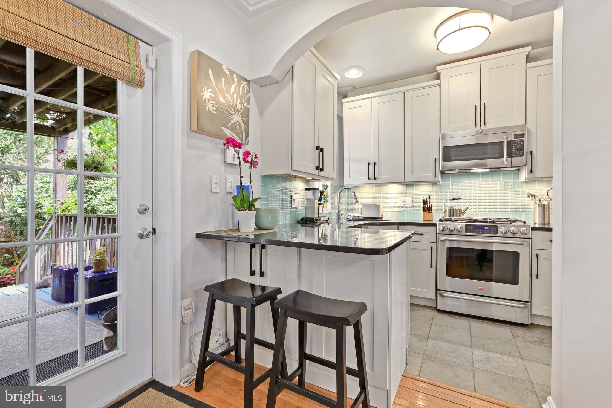 635 Columbia Road Northwest Washington, DC 20001 - Photo 11 of 36