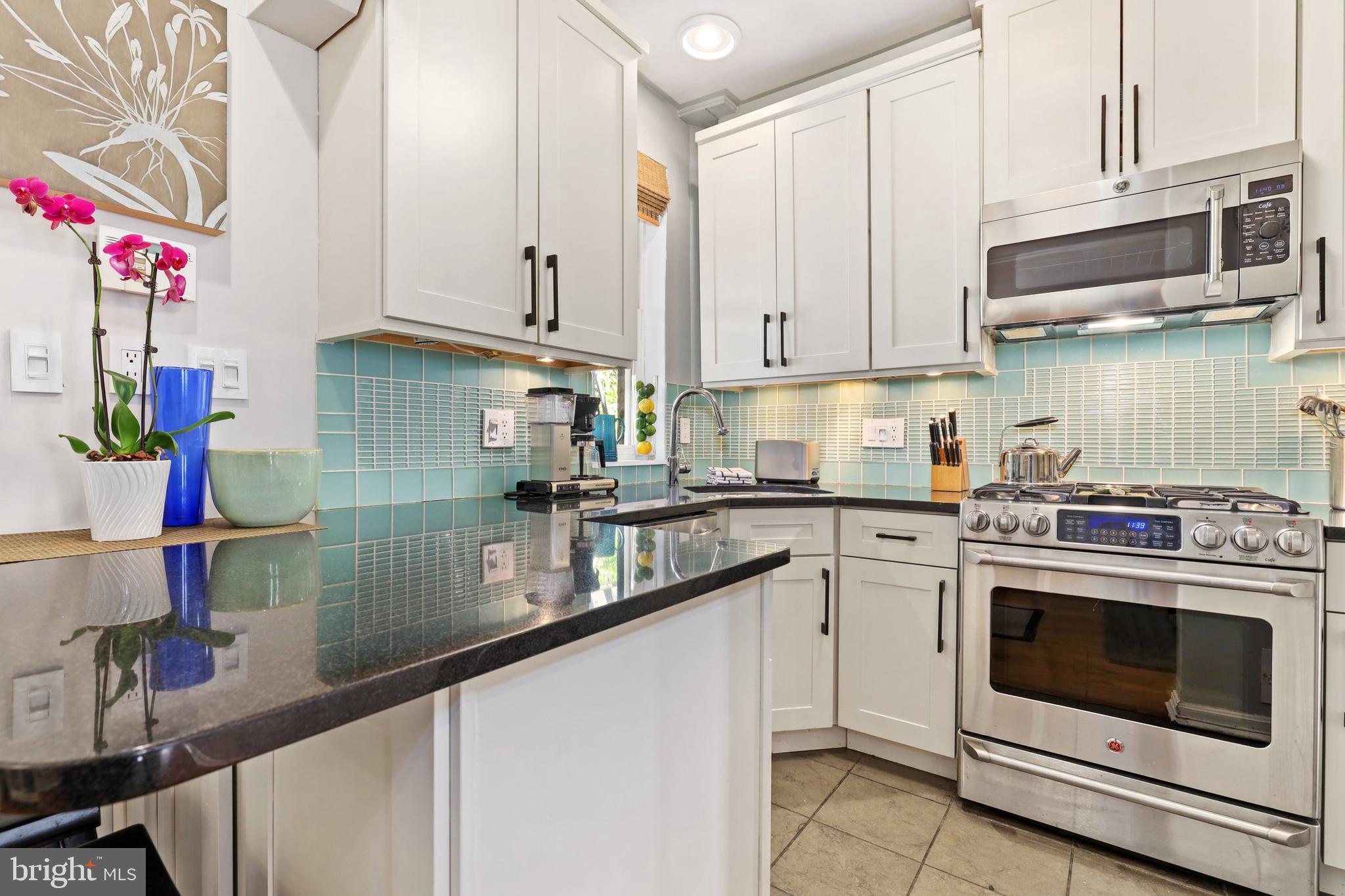 635 Columbia Road Northwest Washington, DC 20001 - Photo 12 of 36