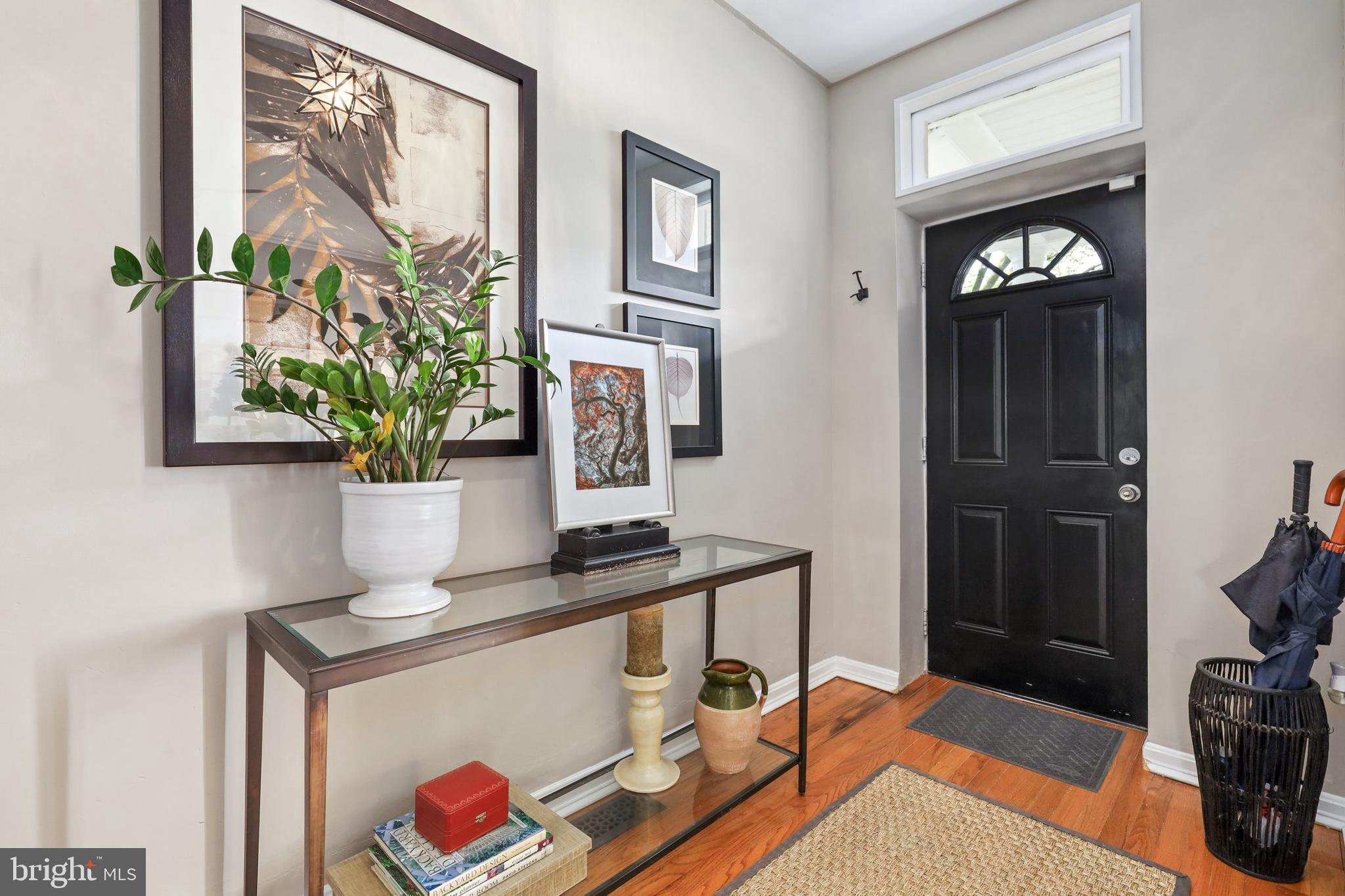 635 Columbia Road Northwest Washington, DC 20001 - Photo 3 of 36