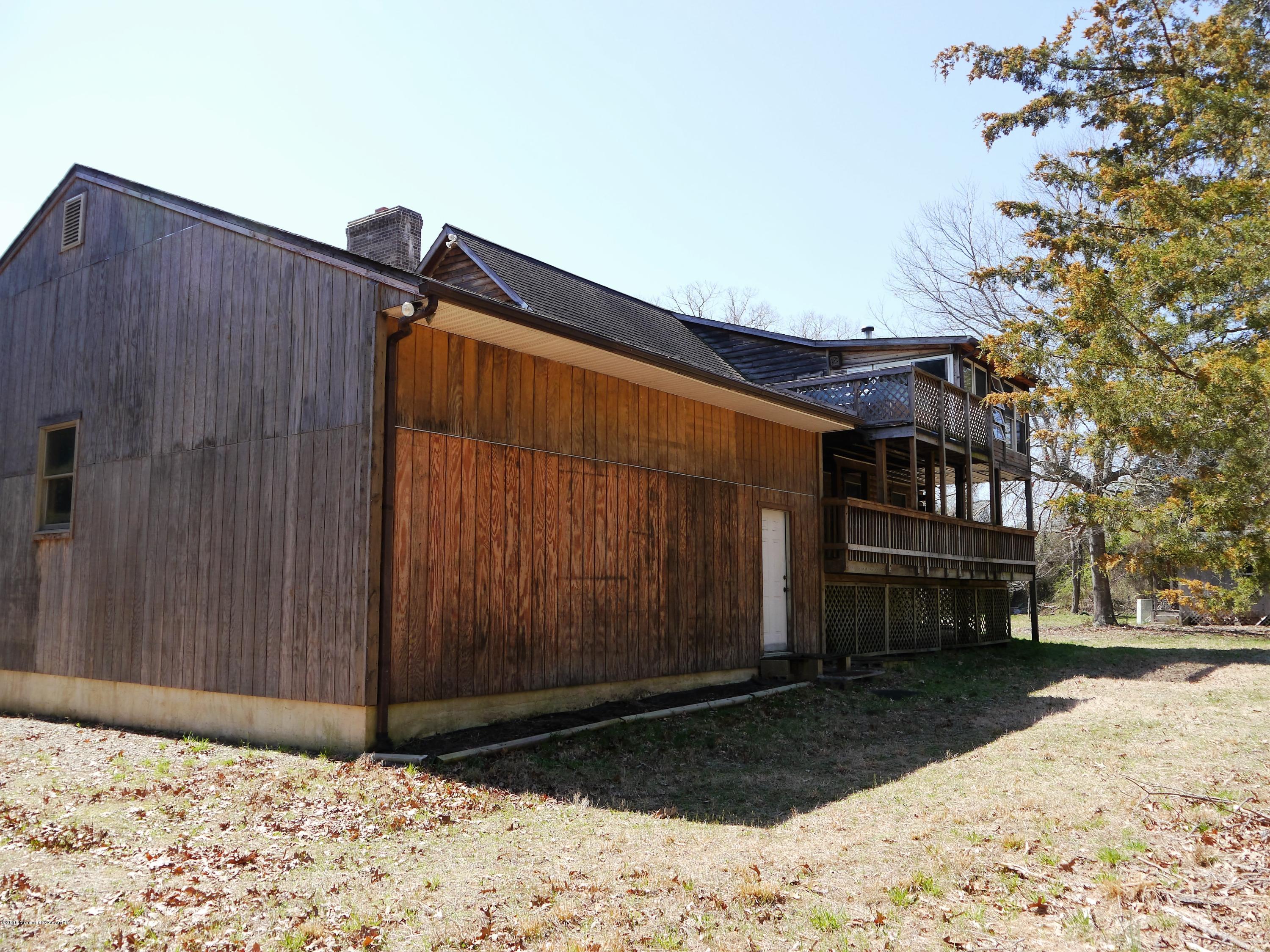 81 W Road Tuckerton, NJ 08087 - Photo 4 of 26 P1020458