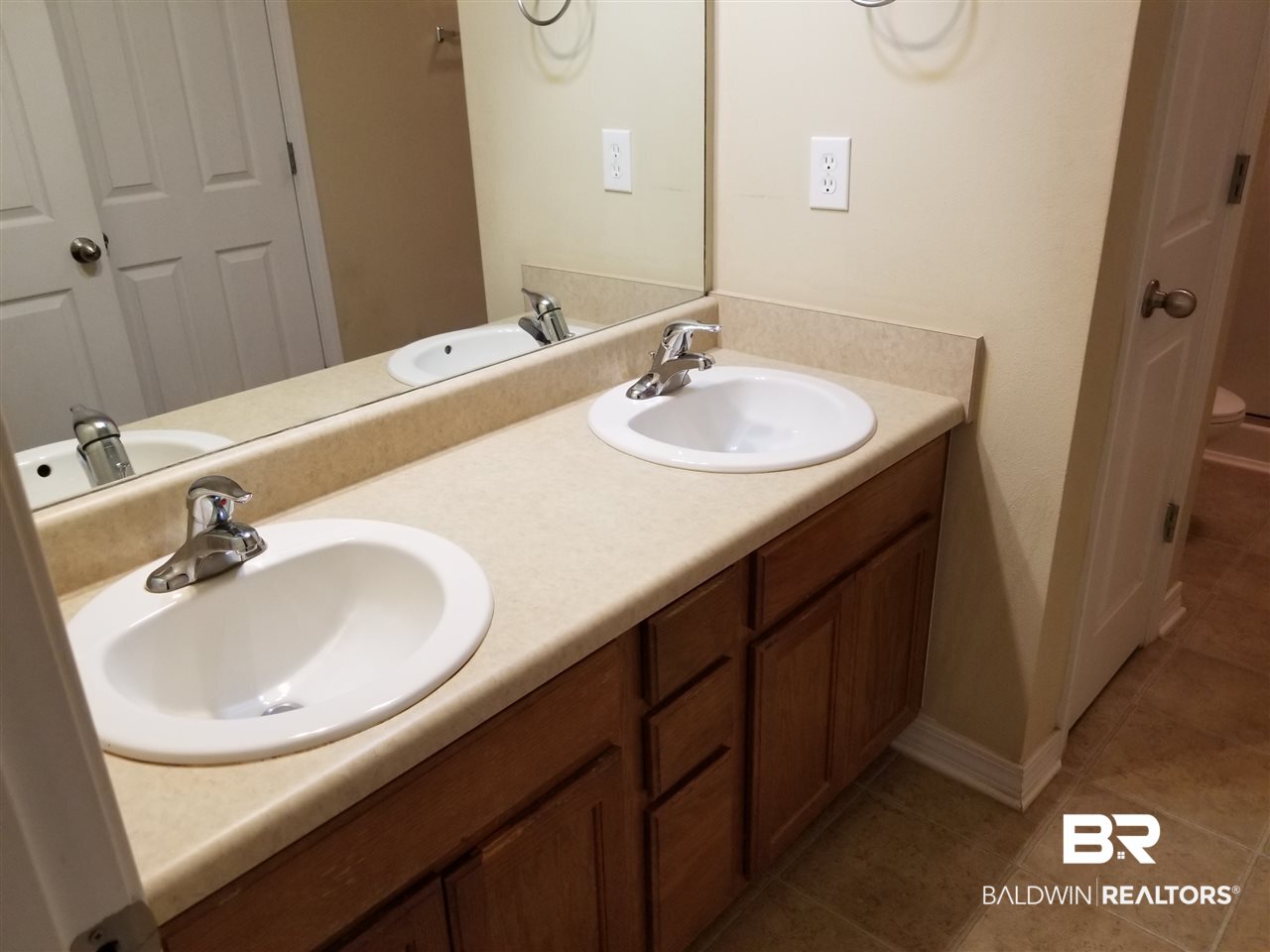 2651 South Juniper Street, Unit 1302 Foley, AL 36535 - Photo 20 of 23 Master Bath