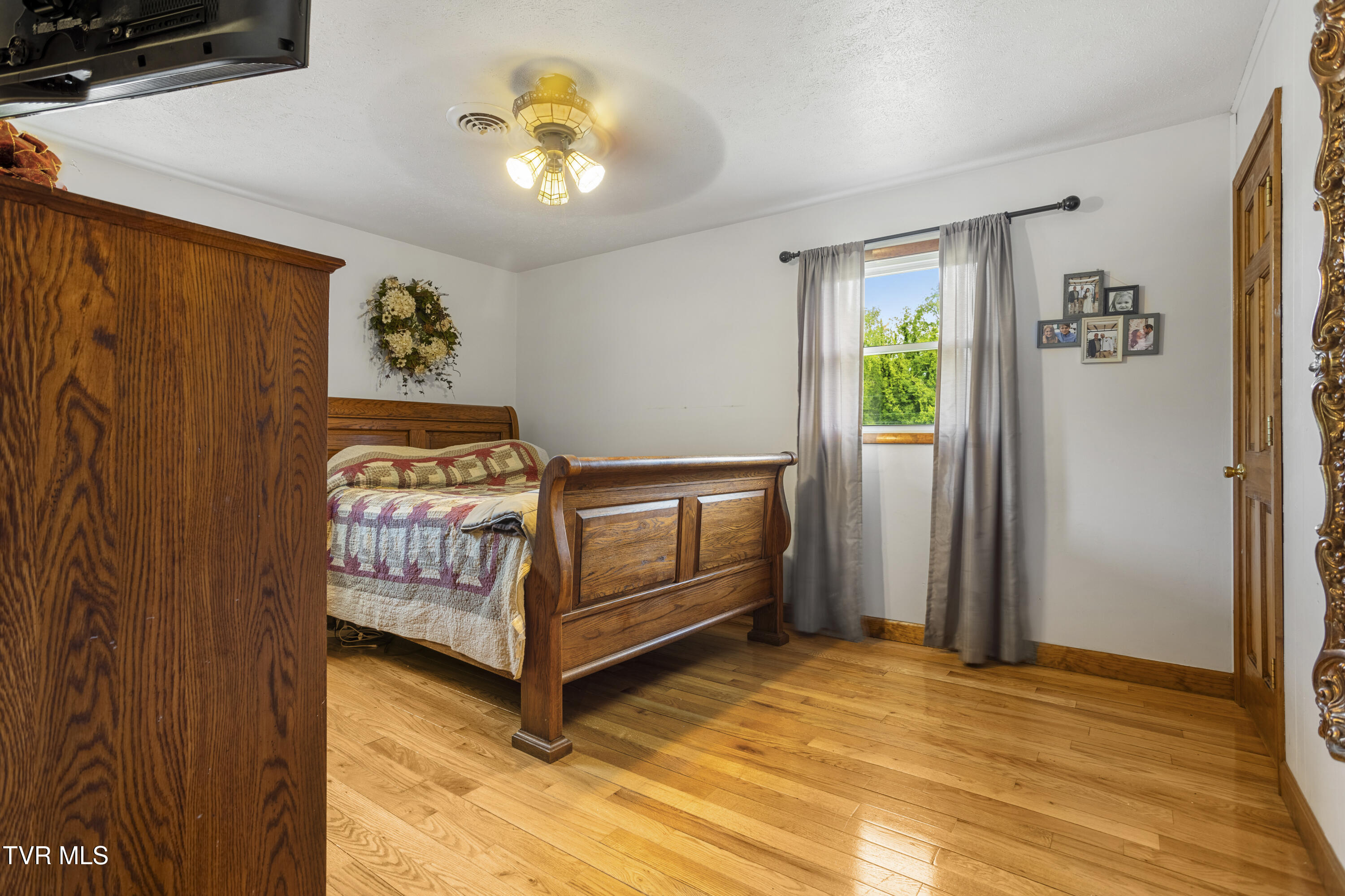 104 Ridgemont Street Bristol, TN 37620 - Photo 19 of 60 177A3784-HDR
