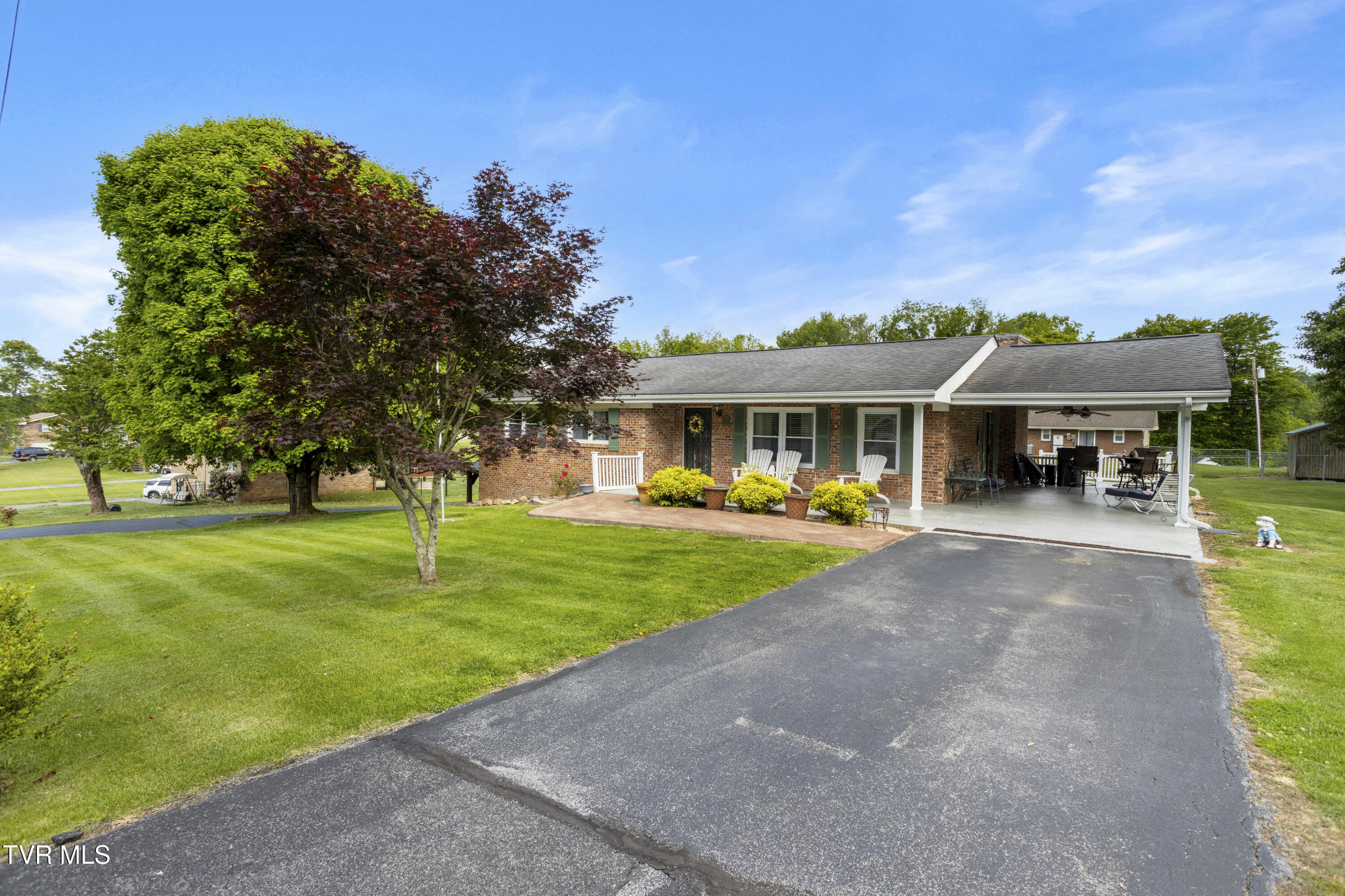 104 Ridgemont Street Bristol, TN 37620 - Photo 2 of 60 177A3684-HDR