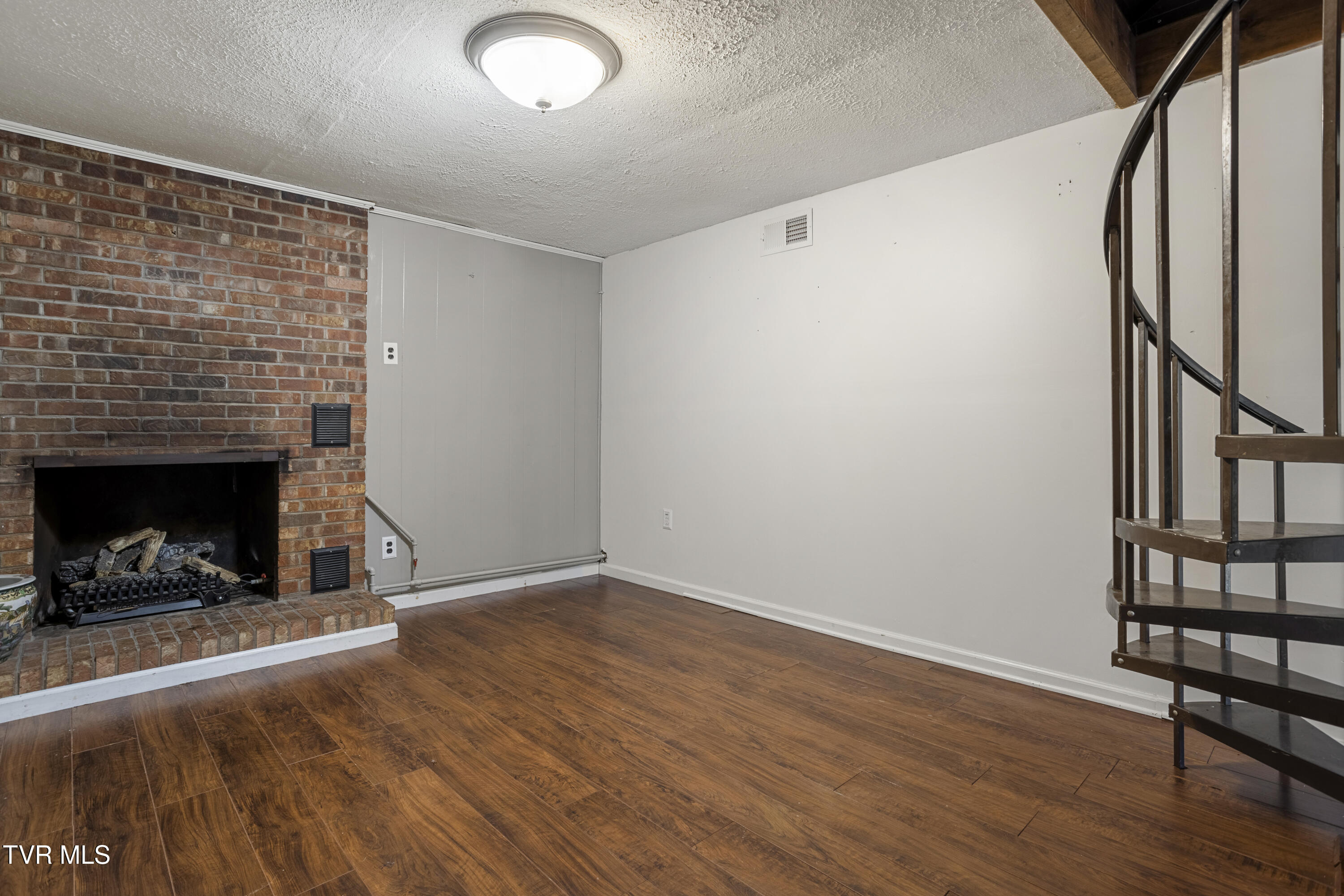 104 Ridgemont Street Bristol, TN 37620 - Photo 36 of 60 177A3900-HDR