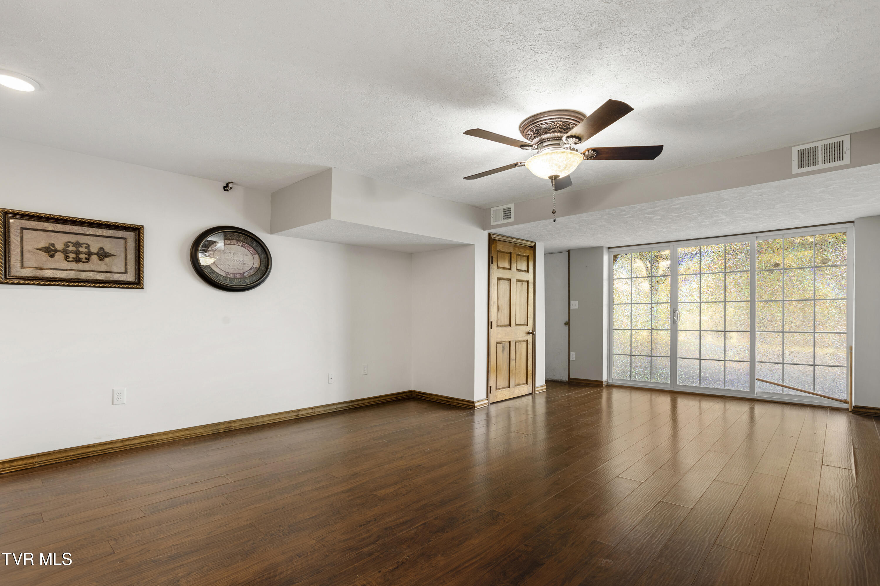 104 Ridgemont Street Bristol, TN 37620 - Photo 42 of 60 177A3932-HDR