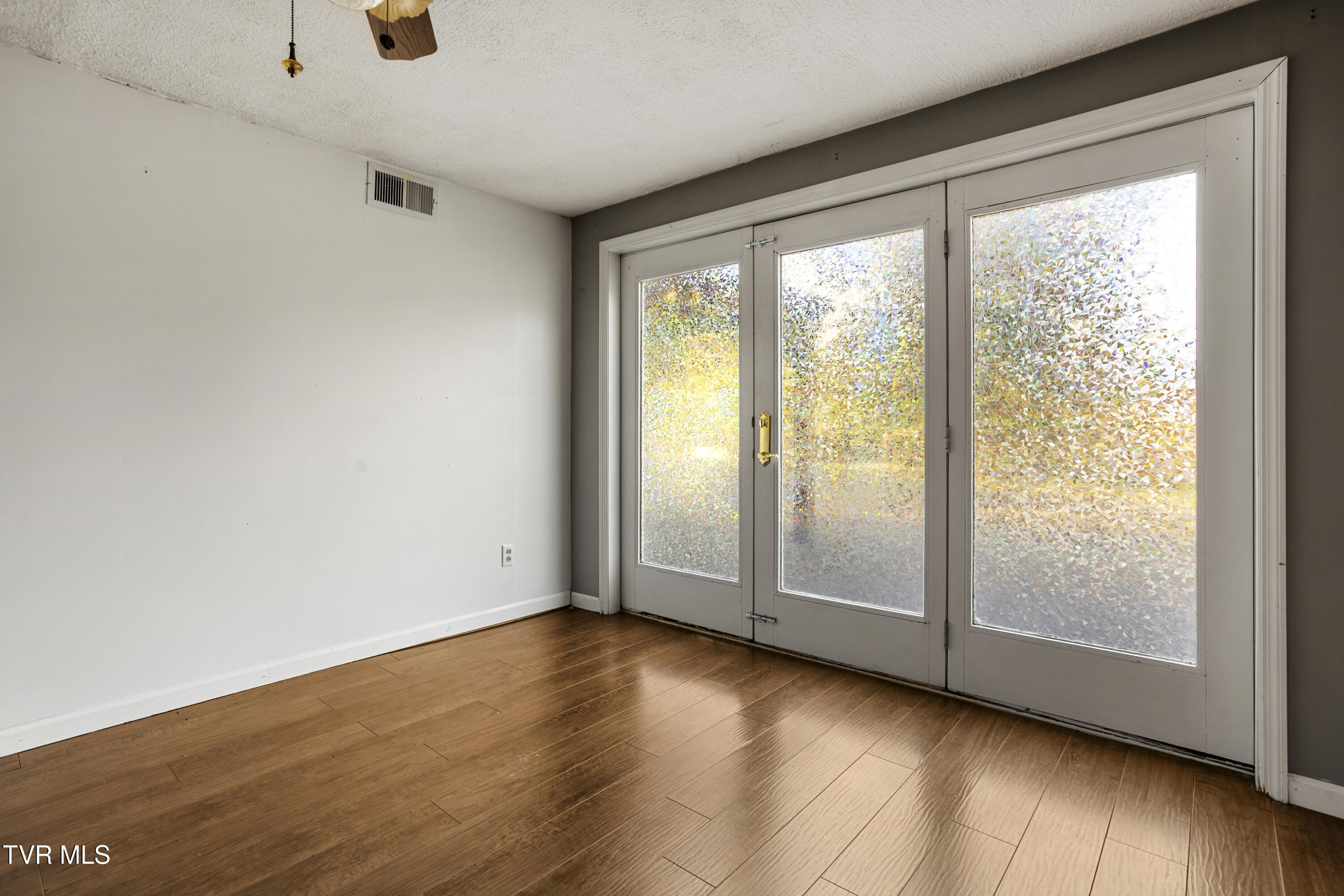 104 Ridgemont Street Bristol, TN 37620 - Photo 45 of 60 177A3944-HDR