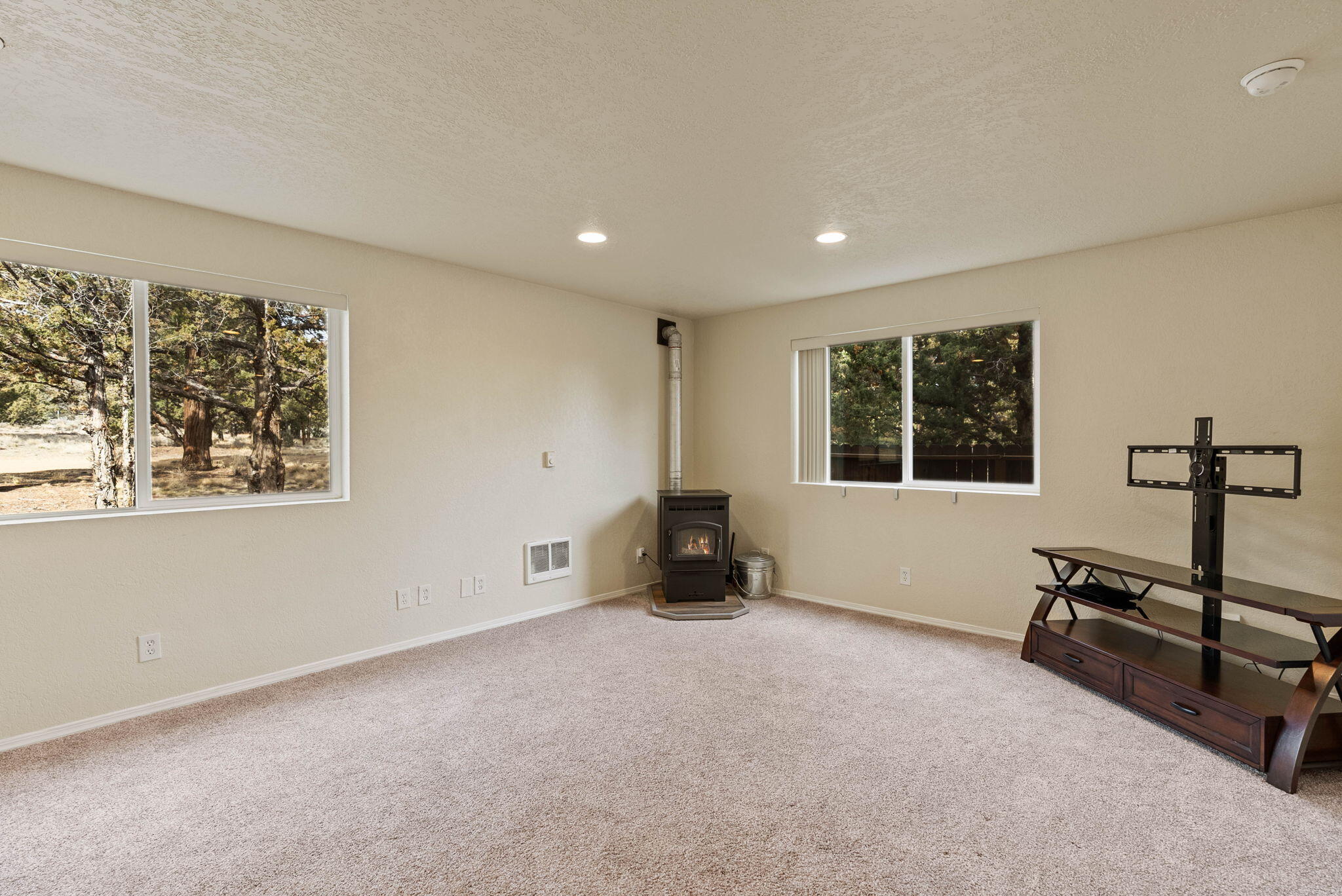 60780 Ward Road Bend, OR 97702 - Photo 55 of 80 67-web-or-mls-Riley Visuals-67