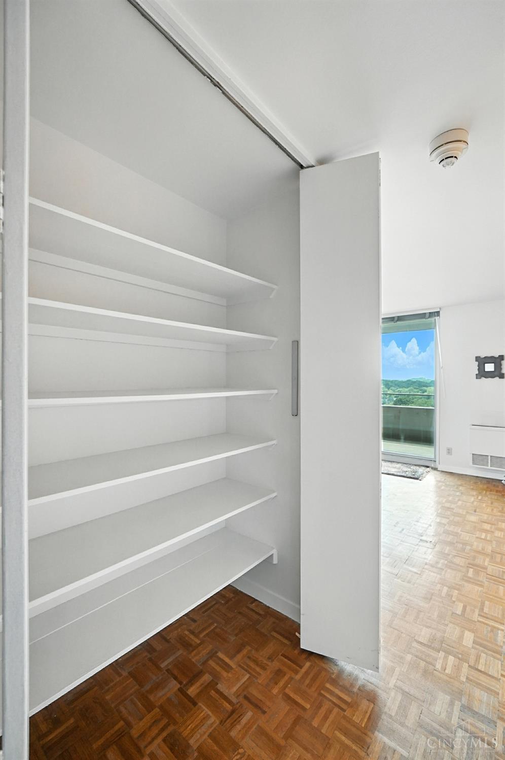 2324 Madison Road, Unit 1709 Cincinnati, OH 45208 - Photo 86 of 93 Gallery Image 86