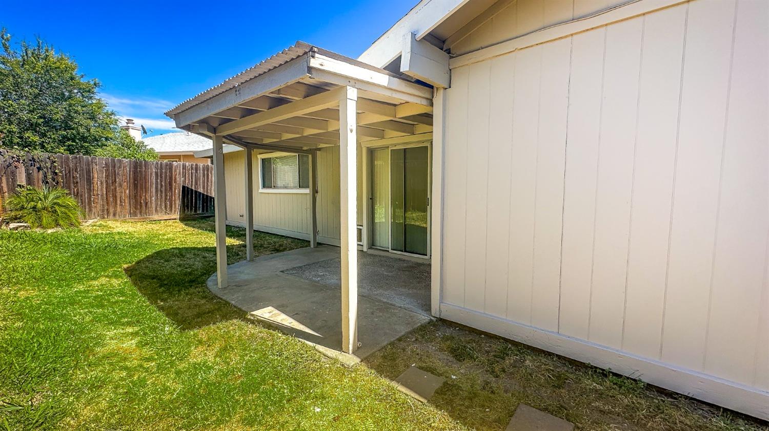 29 Dean Way Folsom, CA 95630 - Photo 17 of 17 a view of a small house with backyard