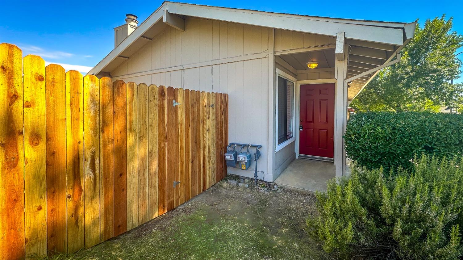 29 Dean Way Folsom, CA 95630 - Photo 3 of 17 a view of a back yard from a room