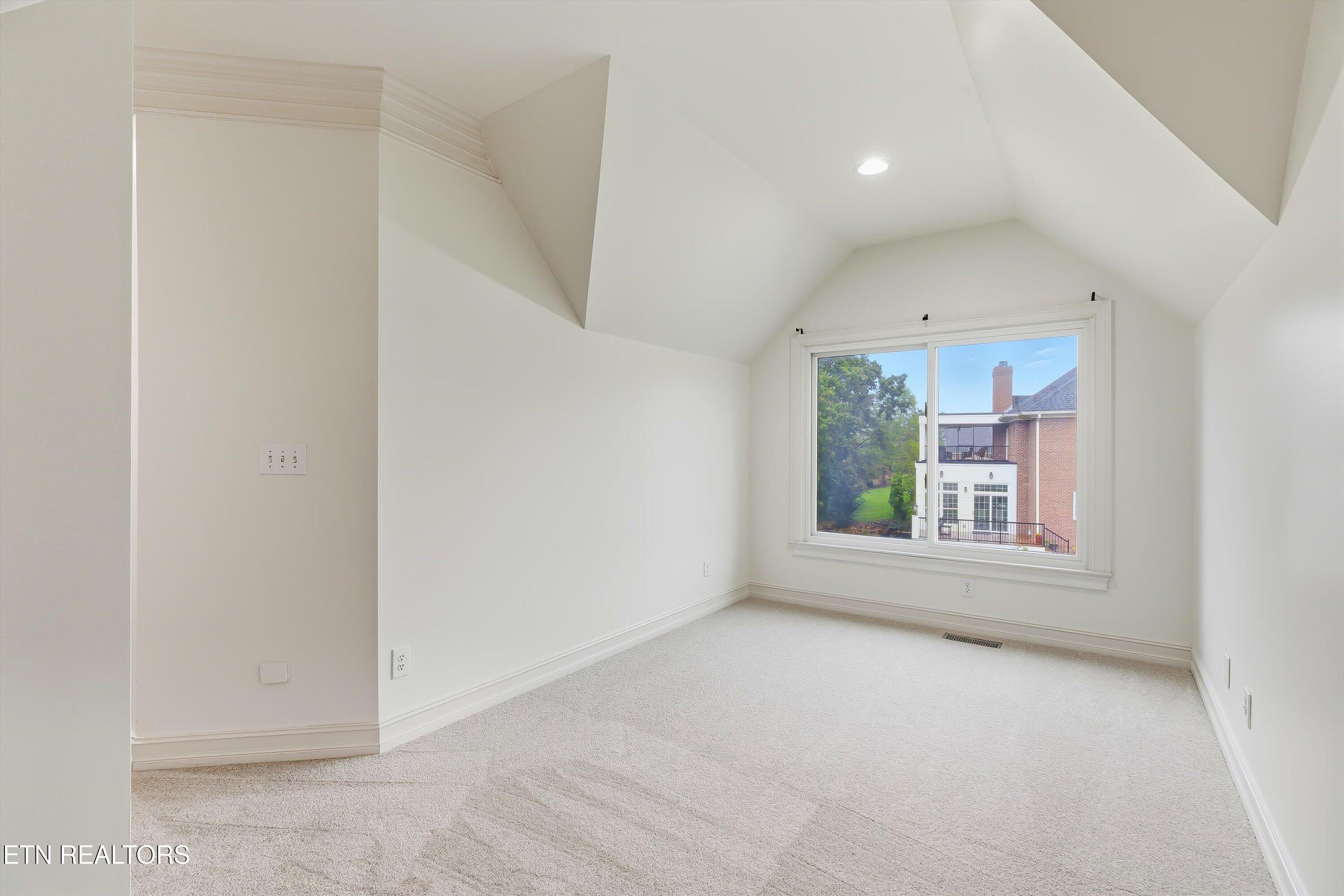 10 Rockingham Road Oak Ridge, TN 37830 - Photo 12 of 31 Bedroom 2