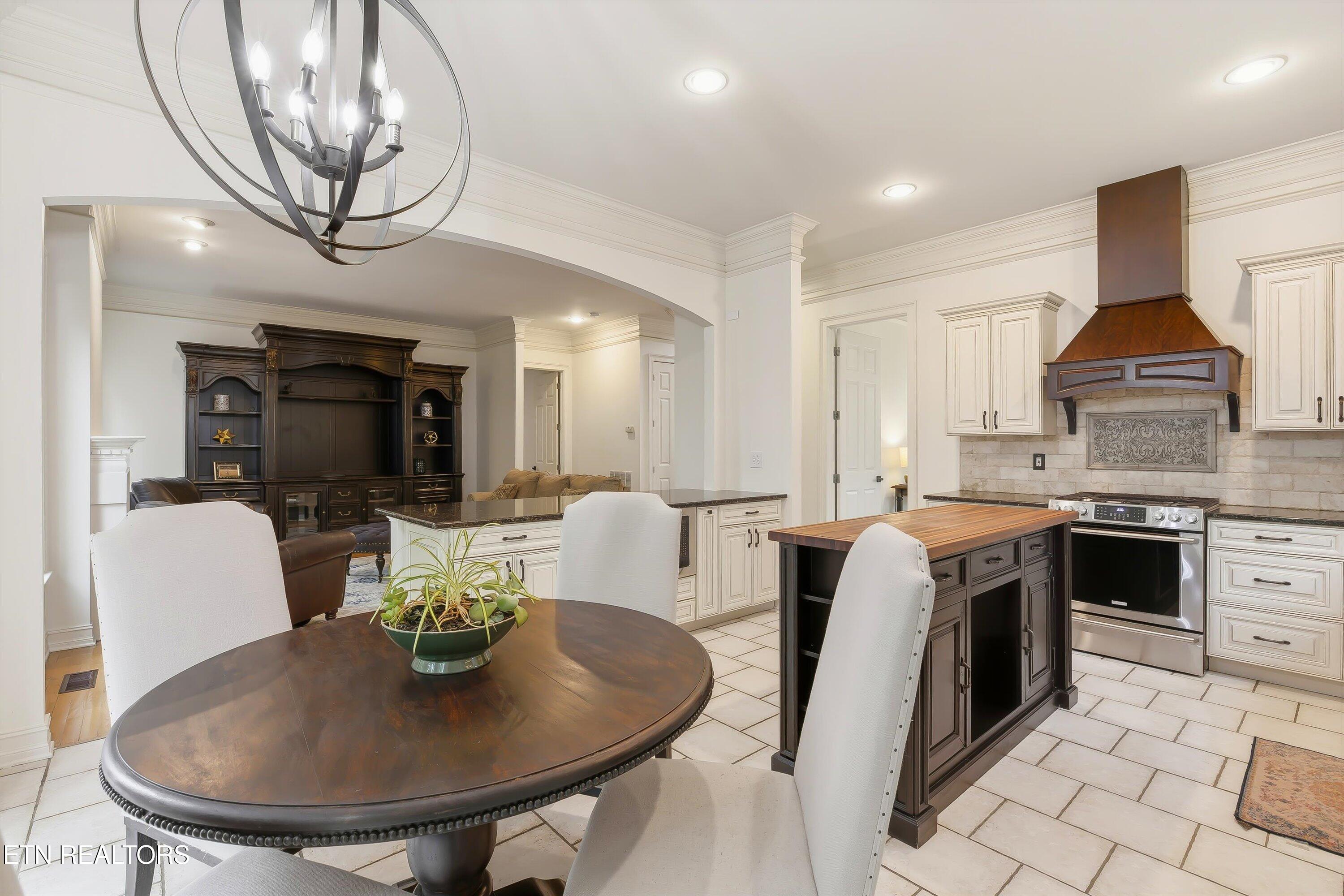 Eat in Kitchen