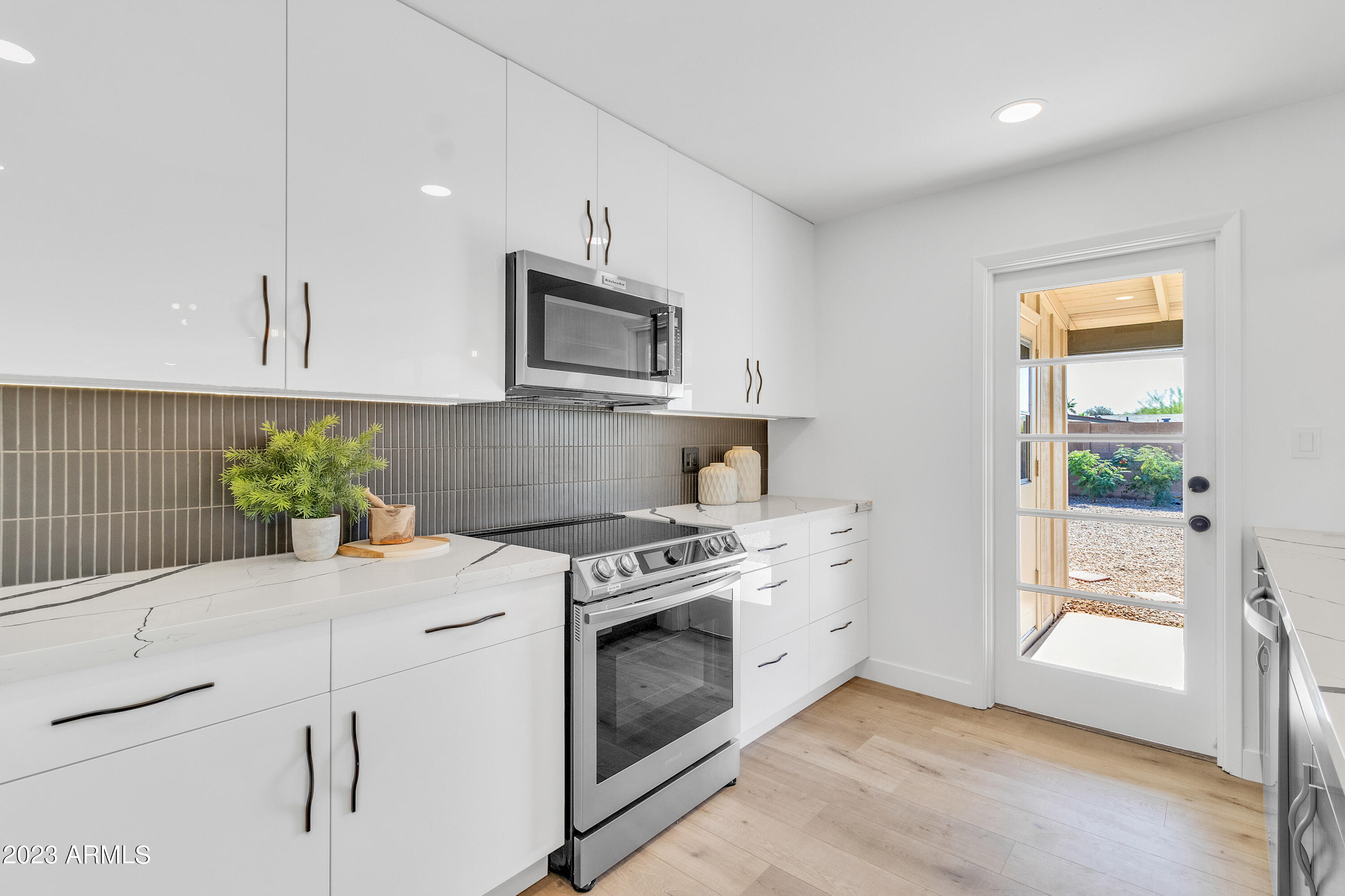 2501 East Lamar Road Phoenix, AZ 85016 - Photo 5 of 23 Kitchen