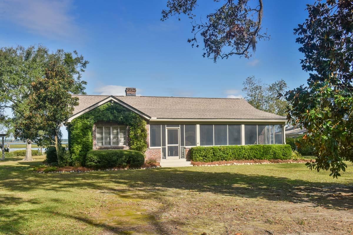 6960 Bears Bluff Road Wadmalaw Island, SC 29487 - Photo 19 of 74 6960BearsBluff-HouseExterior-5427