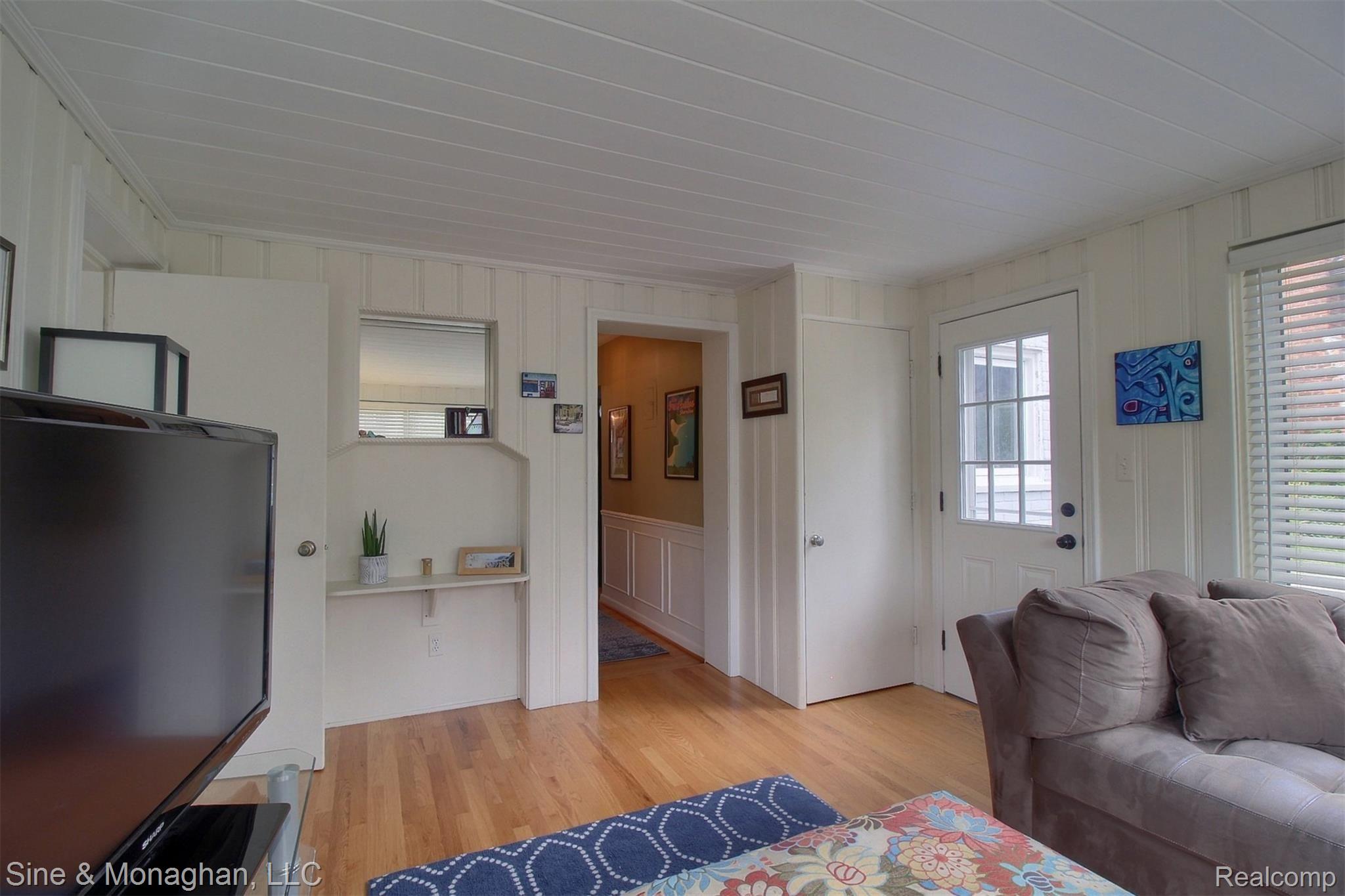 1354 Whittier Road Grosse Pointe, MI 48230 - Photo 13 of 40 16-Sun Room 2nd View.jpg