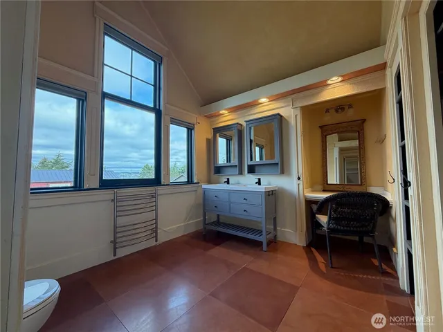 $3,200 | 505 Northeast 6th Street, Coupeville, WA 98239