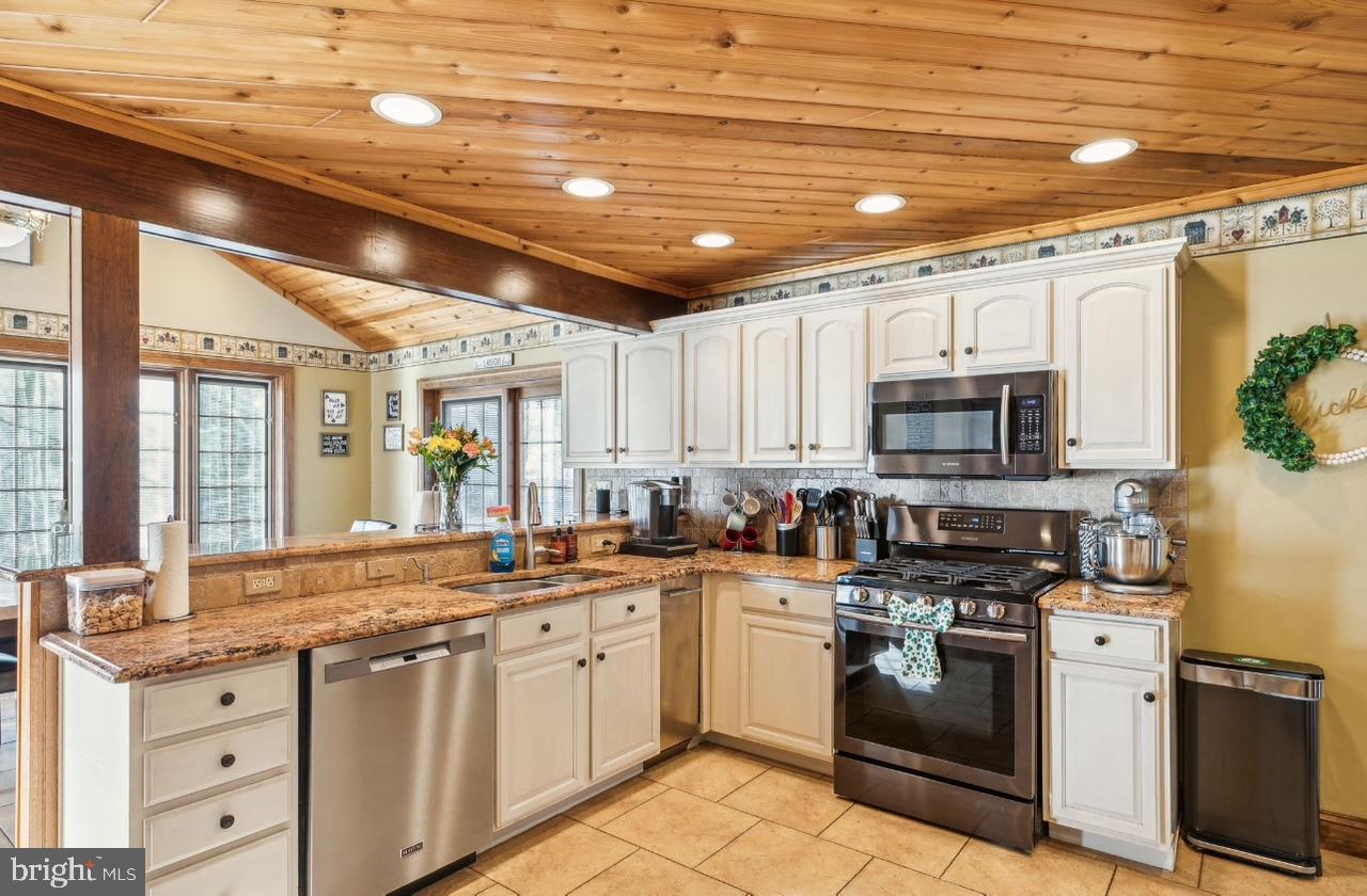 100 Tylers Lake Road Sewell, NJ 08080 - Photo 3 of 42 Gallery Image 3
