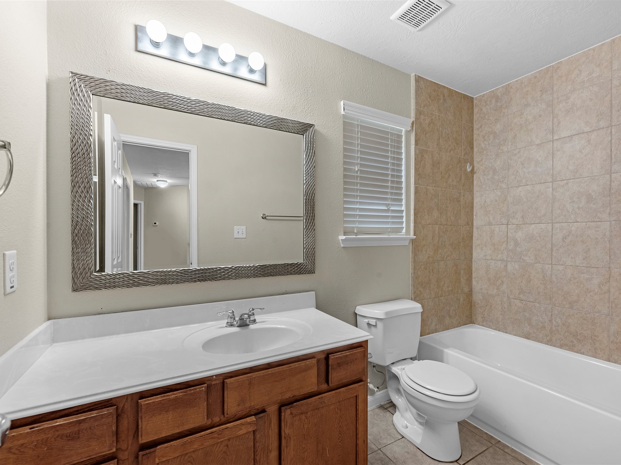 13307 Bomoseen Lake Road Houston, TX 77044 - Photo 32 of 41 Gallery Image 32