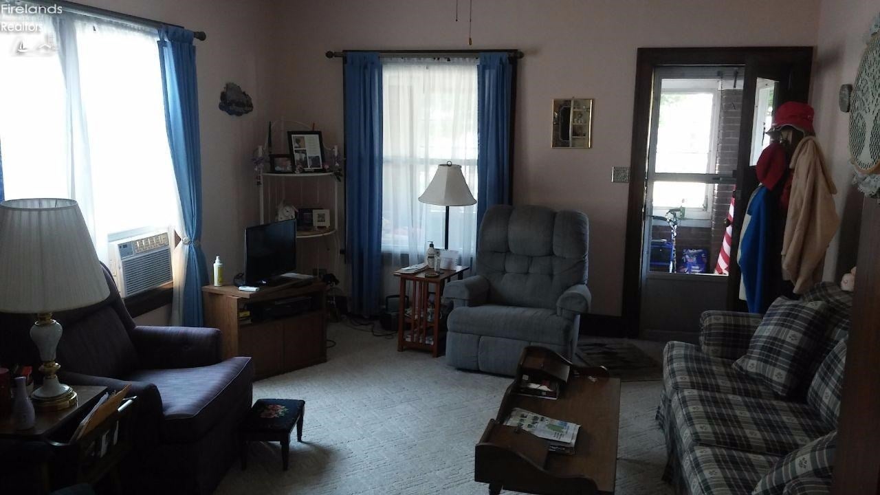 1118 Hollyrood Road Sandusky, OH 44870 - Photo 4 of 9 Gallery Image 4