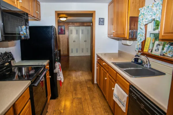 $319,900 | 76 Old Church Road, Claremont, NH 03743