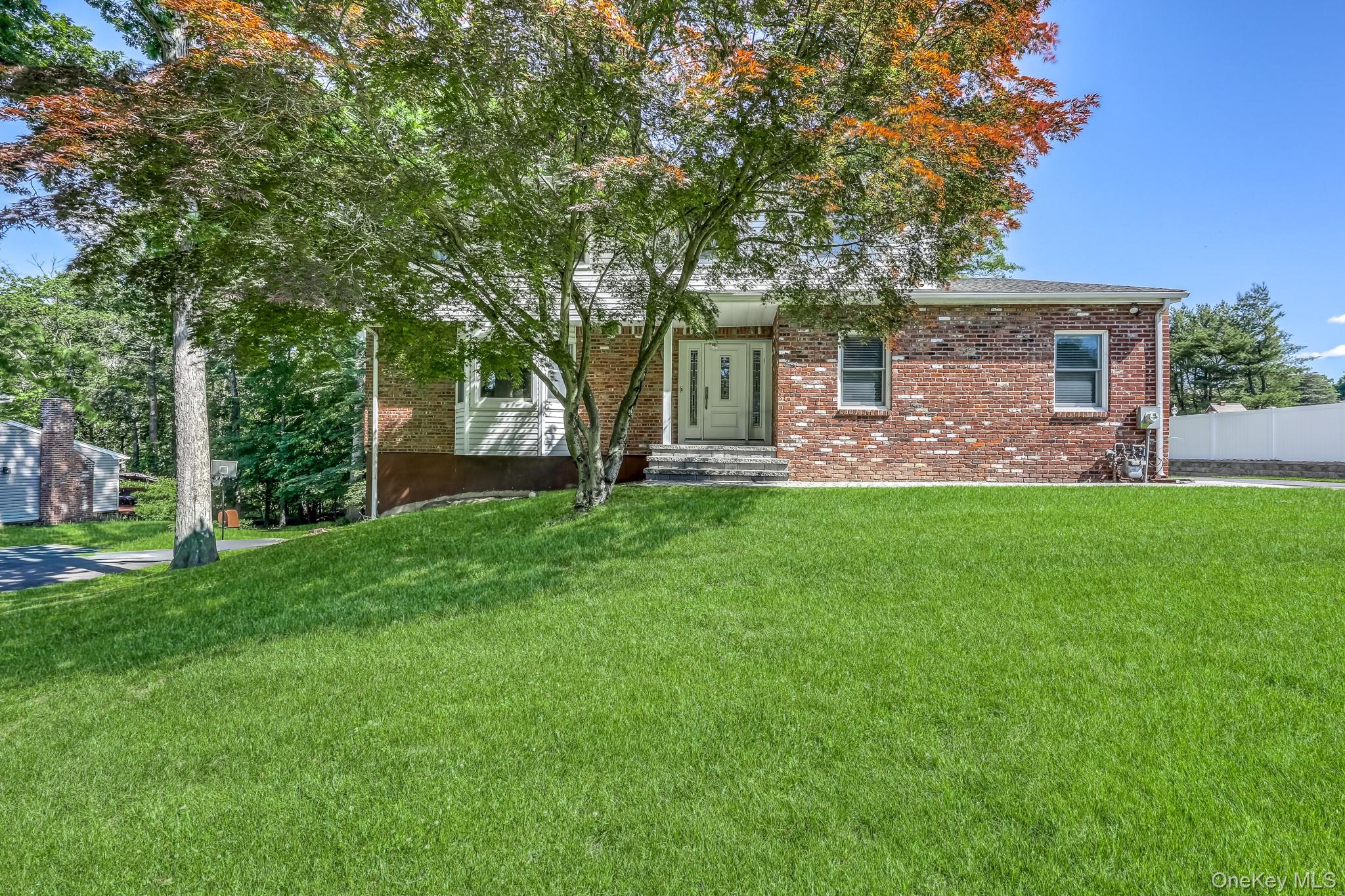 20 Dolphin Road New City, NY 10956 - Photo 2 of 25