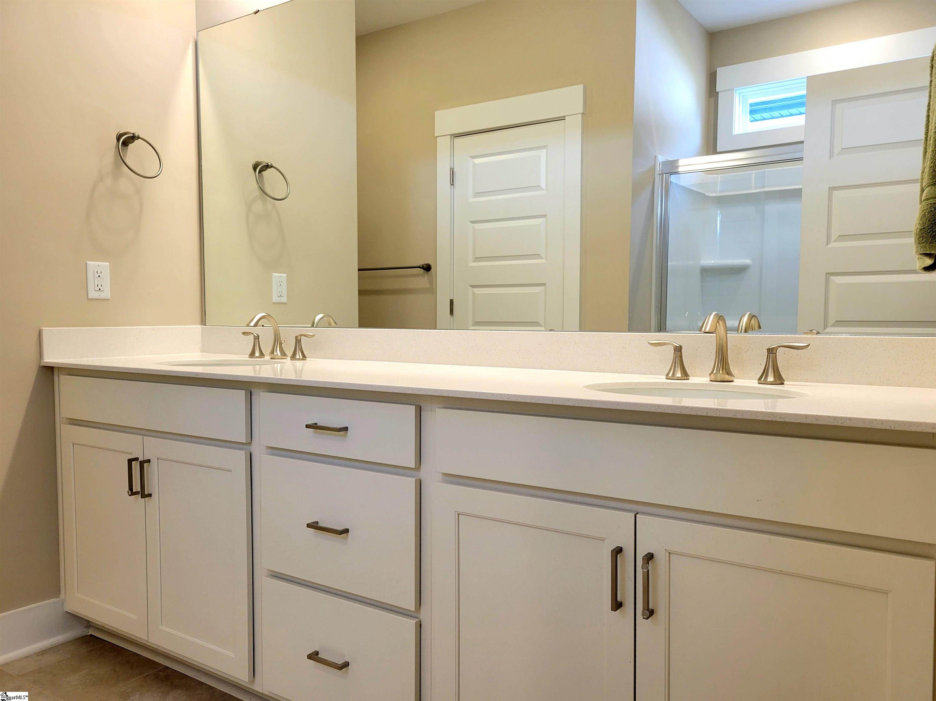 112 Tiger Lily Drive Anderson, SC 29621 - Photo 4 of 36