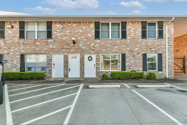 $124,900 | 3535 NASA Road 1, Unit 13, Seabrook, TX 77586