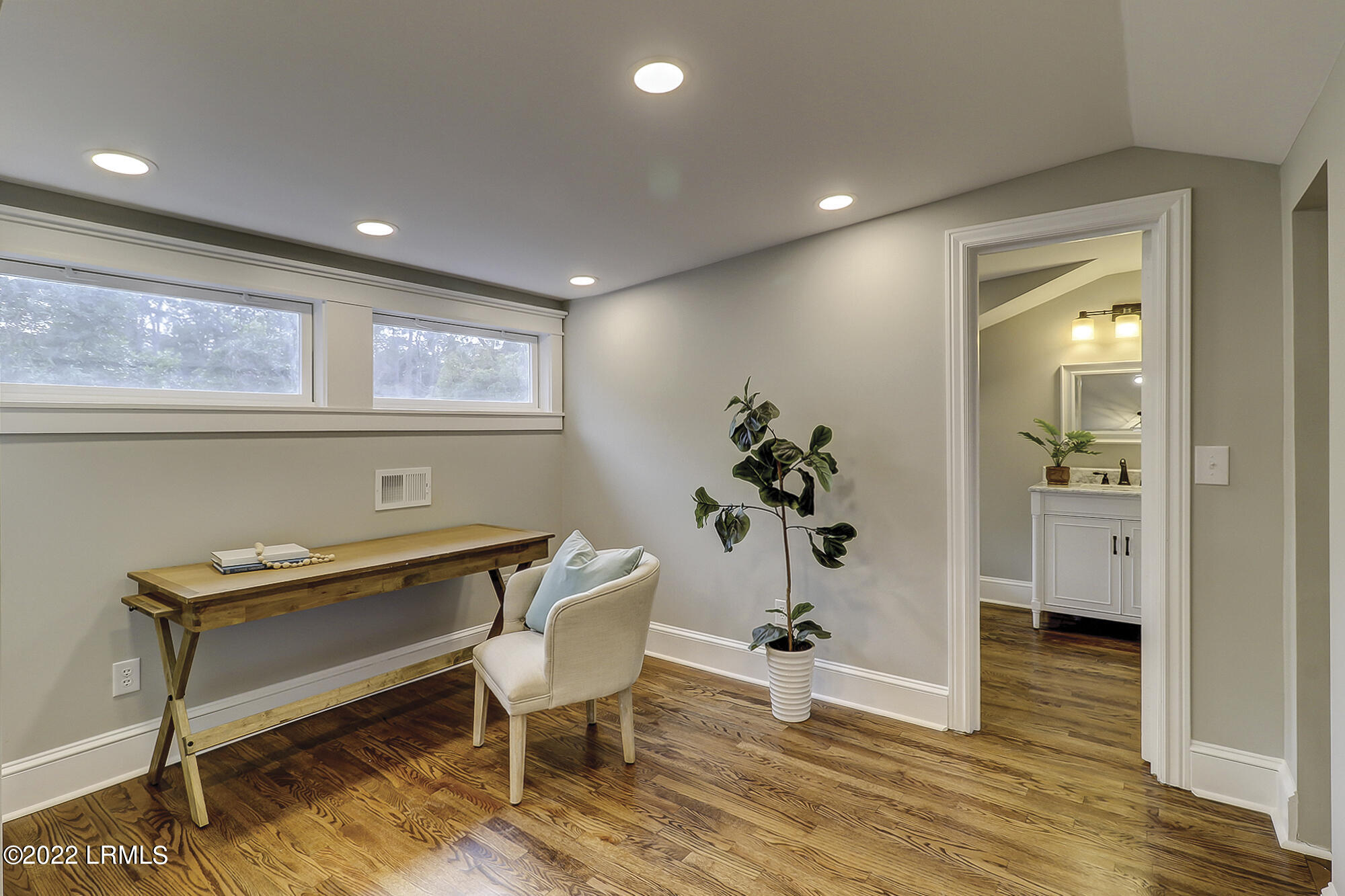 834 Ribaut Road Beaufort, SC 29902 - Photo 26 of 33 834 Ribaut-LuxImCo-007
