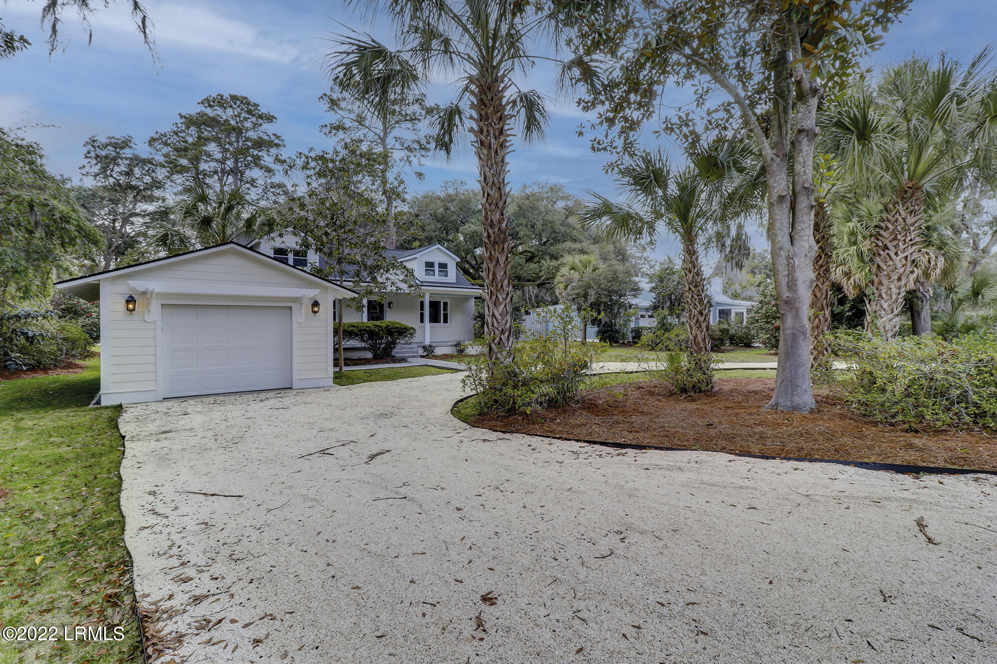 834 Ribaut Road Beaufort, SC 29902 - Photo 3 of 33 834 Ribaut-LuxImCo-047