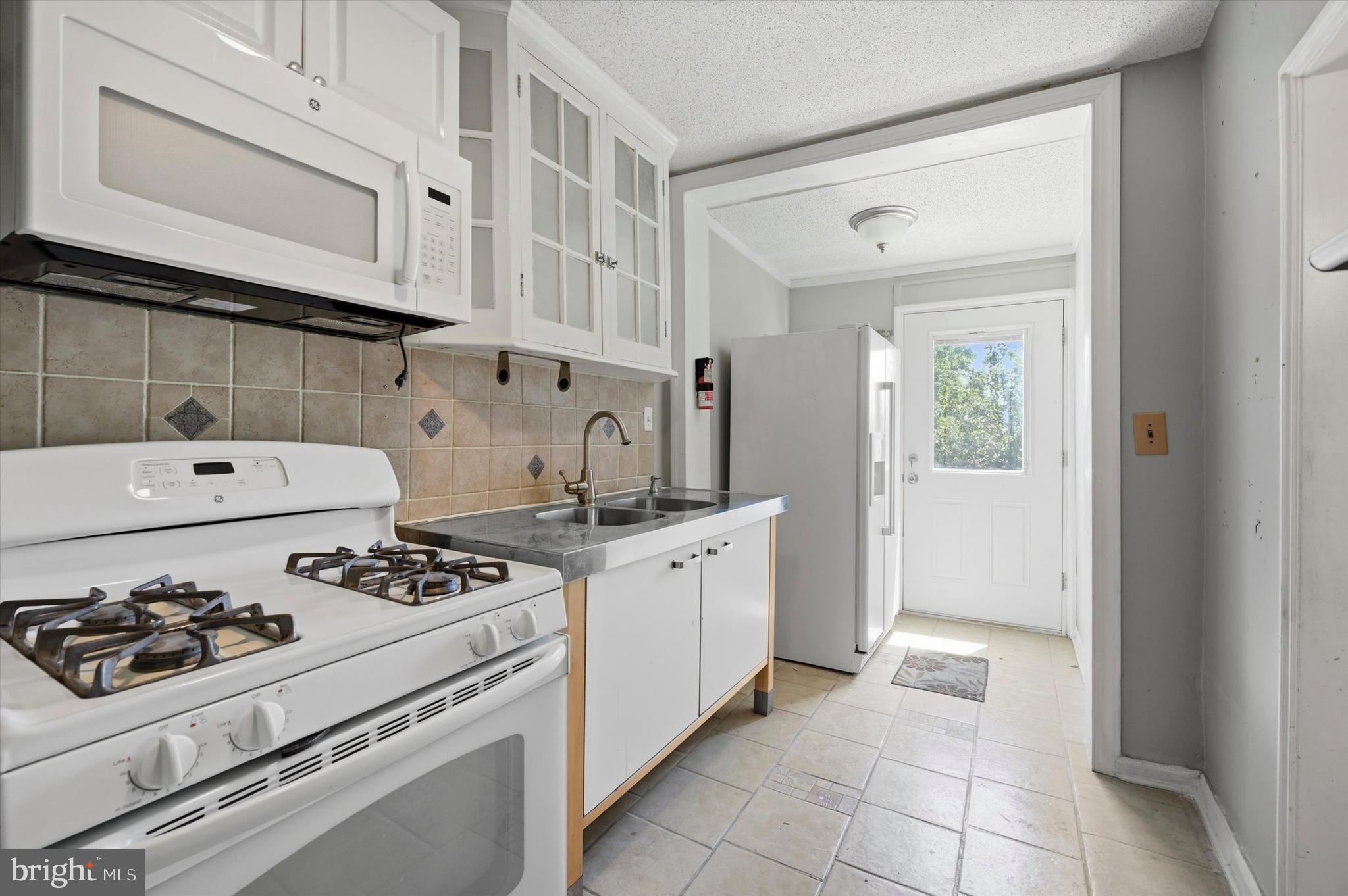 6452 Morris Park Road Philadelphia, PA 19151 - Photo 14 of 25