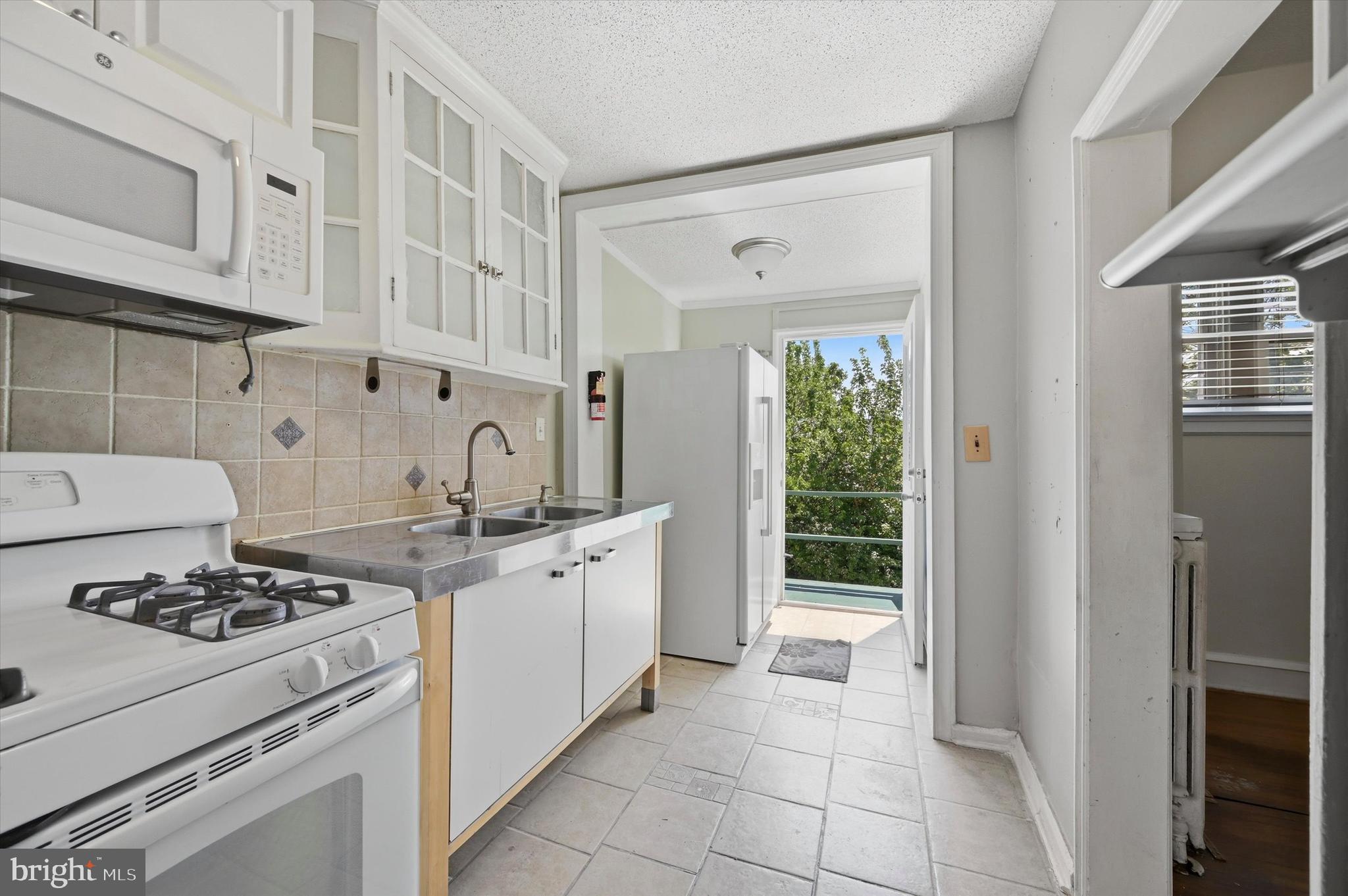 6452 Morris Park Road Philadelphia, PA 19151 - Photo 16 of 25