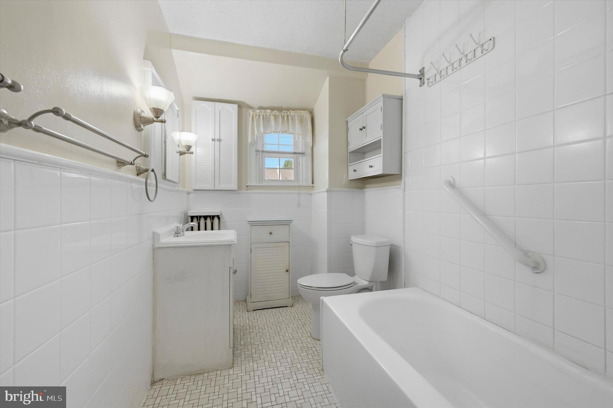 6452 Morris Park Road Philadelphia, PA 19151 - Photo 19 of 25