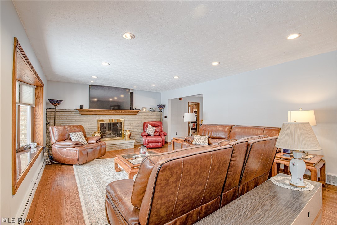 361 Edmore Road Akron, OH 44333 - Photo 3 of 34 Gallery Image 3