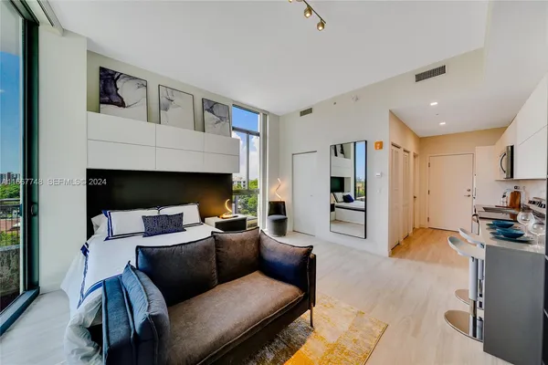 $1,865 | 1809 Jackson Street, Unit 1002, Hollywood, FL 33020