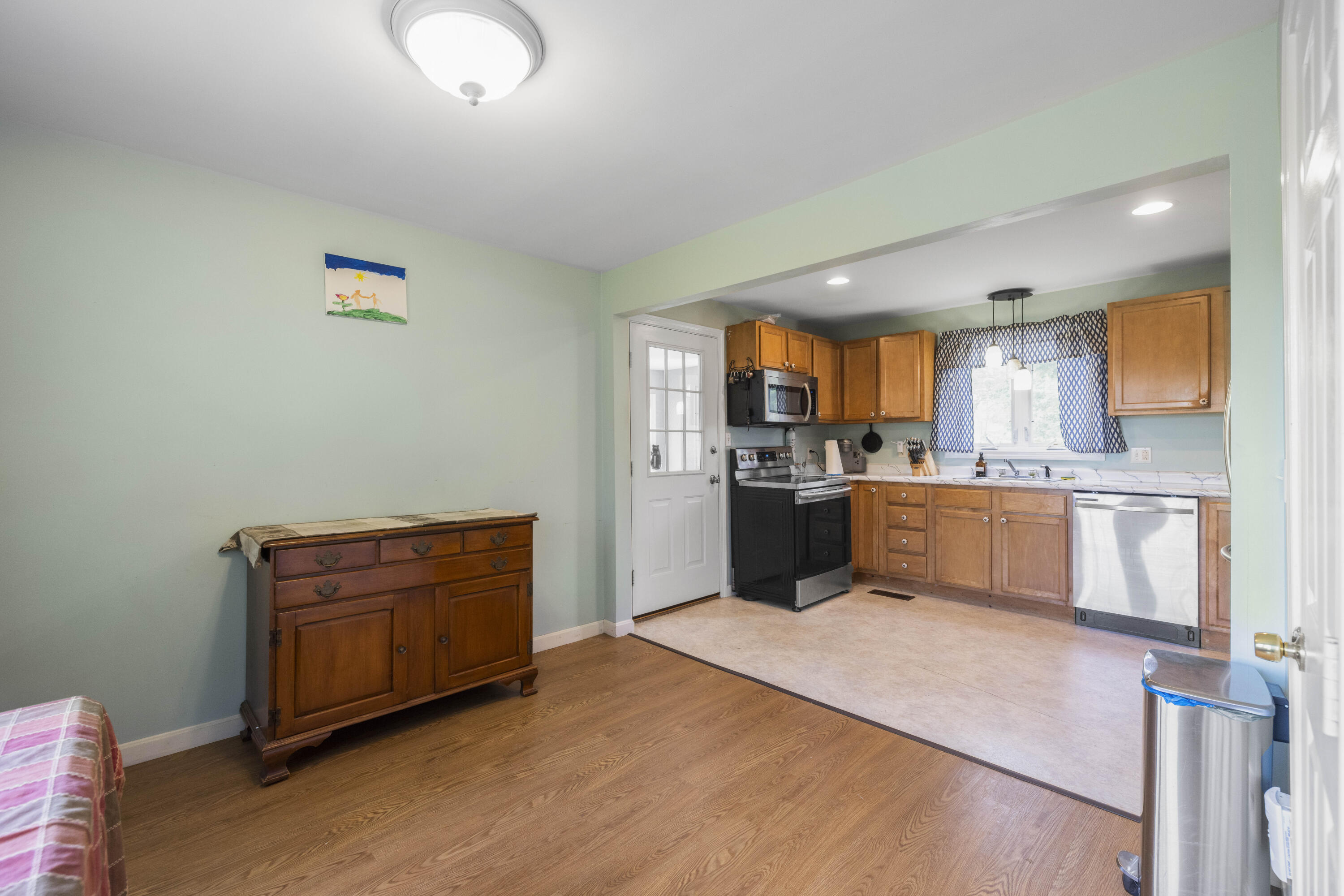 311 Gray Road Windham, ME 04062 - Photo 11 of 28 3G0A3671