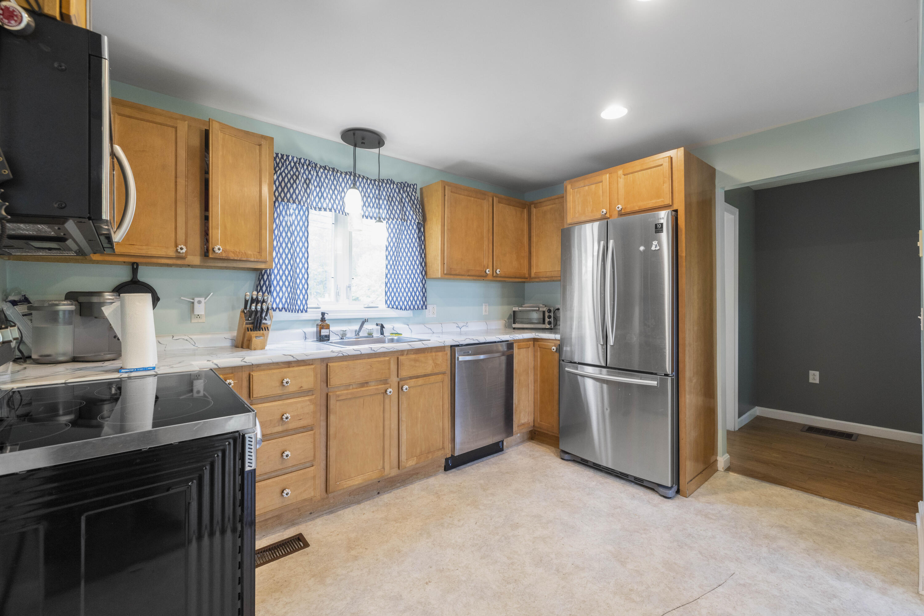 311 Gray Road Windham, ME 04062 - Photo 9 of 28 3G0A3674