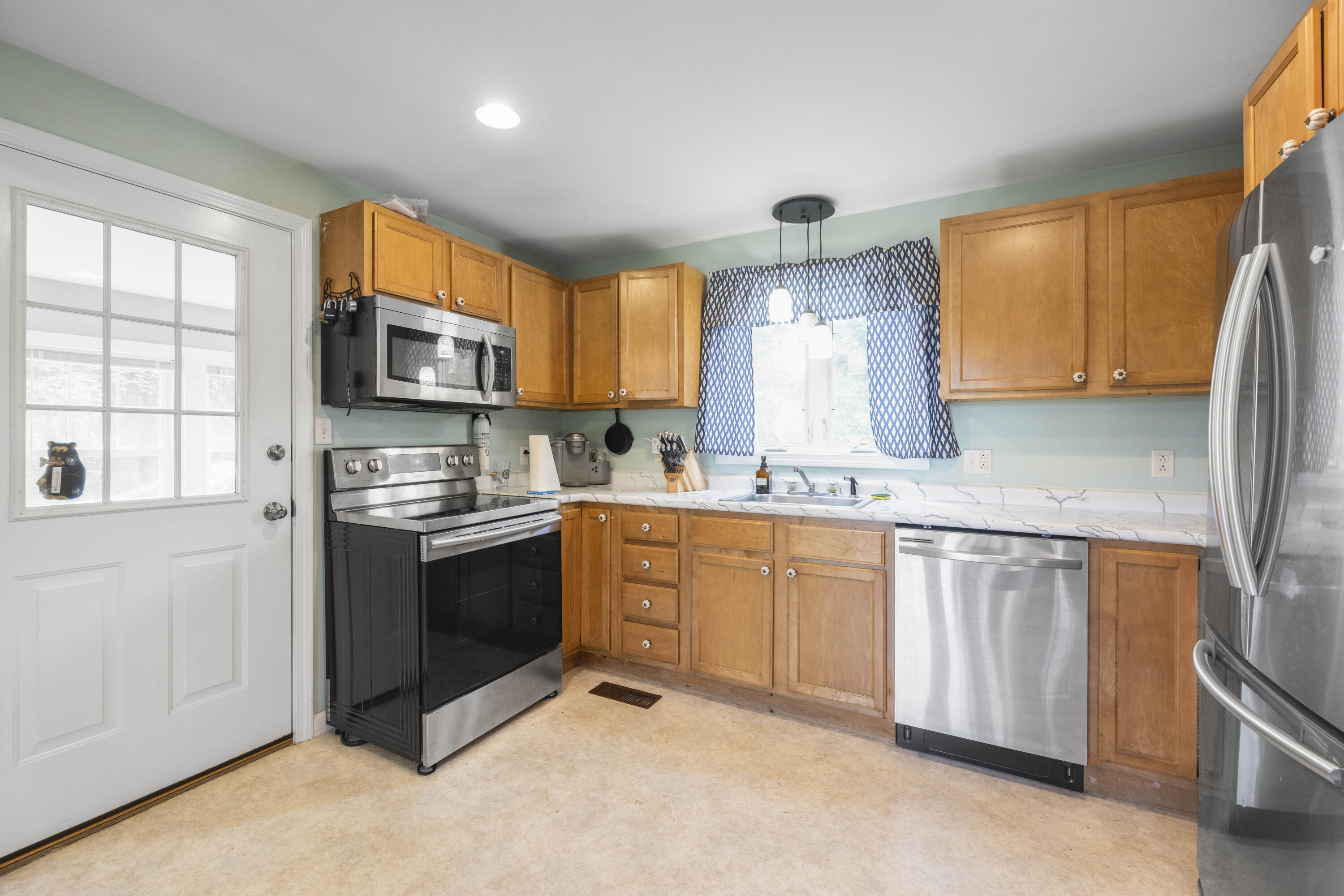 311 Gray Road Windham, ME 04062 - Photo 10 of 28 3G0A3673