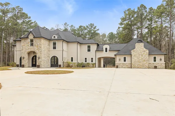 $1,600,000 | 141 Sundog Road, Huntsville, TX 77340