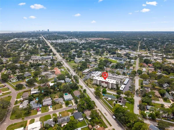 $1,500 | 209 Northeast Lincoln Circle North, Unit 109, St. Petersburg, FL 33702