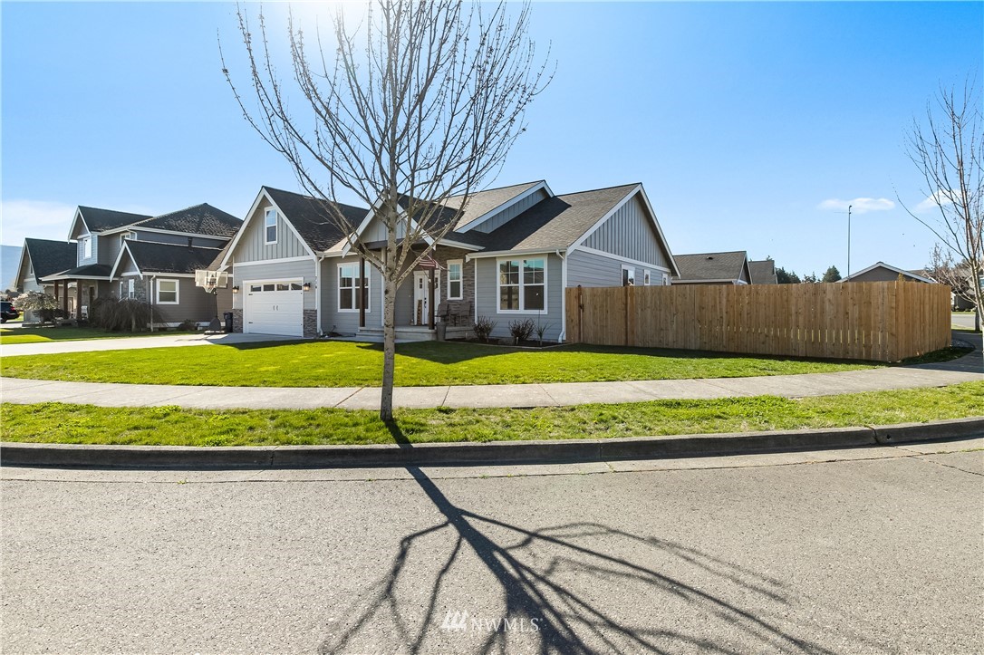 714 Red Maple Loop Everson, WA 98247 - Photo 2 of 33