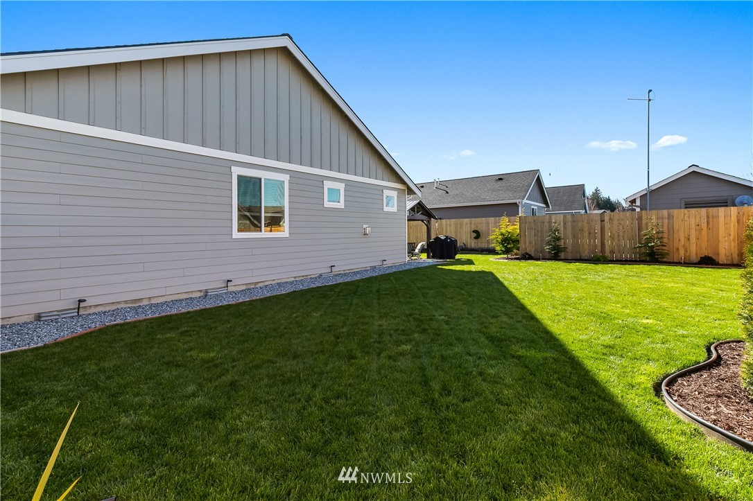 714 Red Maple Loop Everson, WA 98247 - Photo 32 of 33