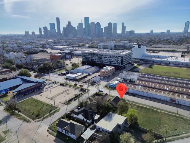 $295,000 | 2306 Crockett Street, Houston, TX 77007