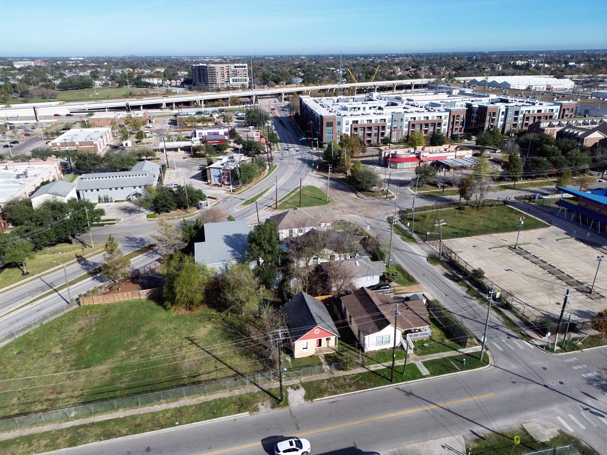 2306 Crockett Street Houston, TX 77007 - Photo 7 of 17 an aerial view of a