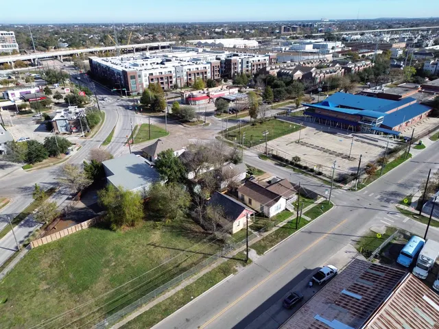 $295,000 | 2306 Crockett Street, Houston, TX 77007