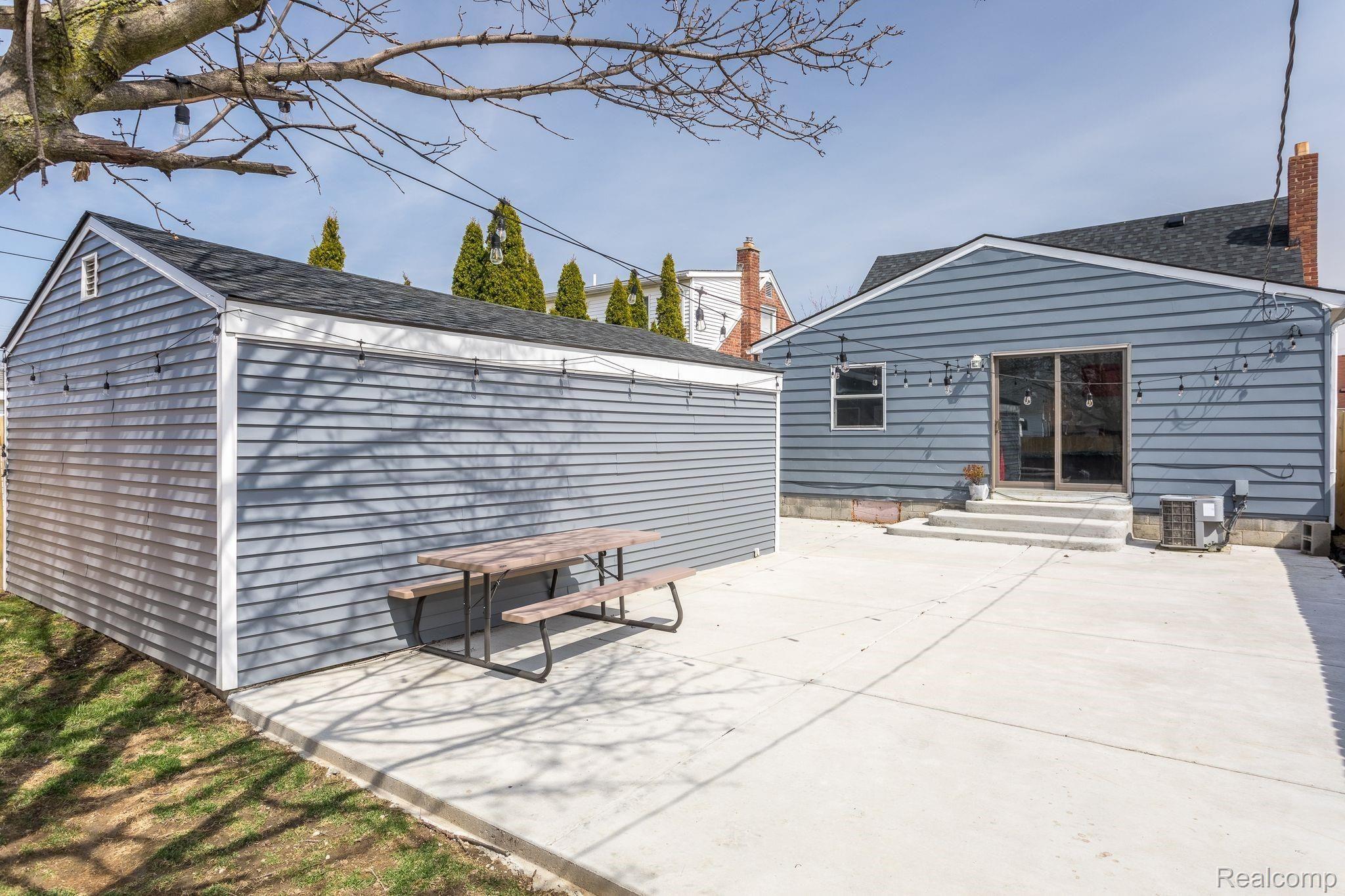 9836 Ruth Avenue Allen Park, MI 48101 - Photo 30 of 30 lFvvshOI.jpeg