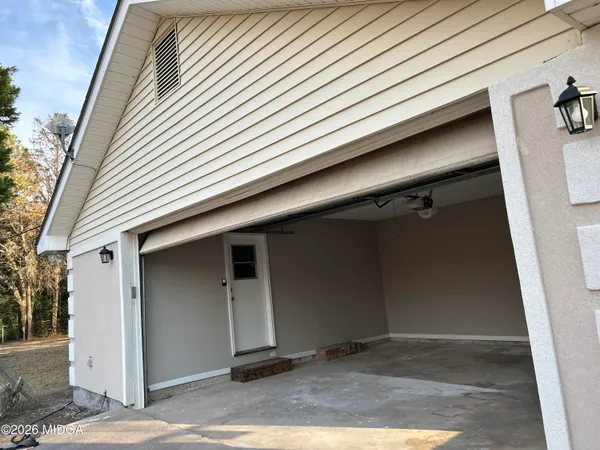 a view of an entrance of the house